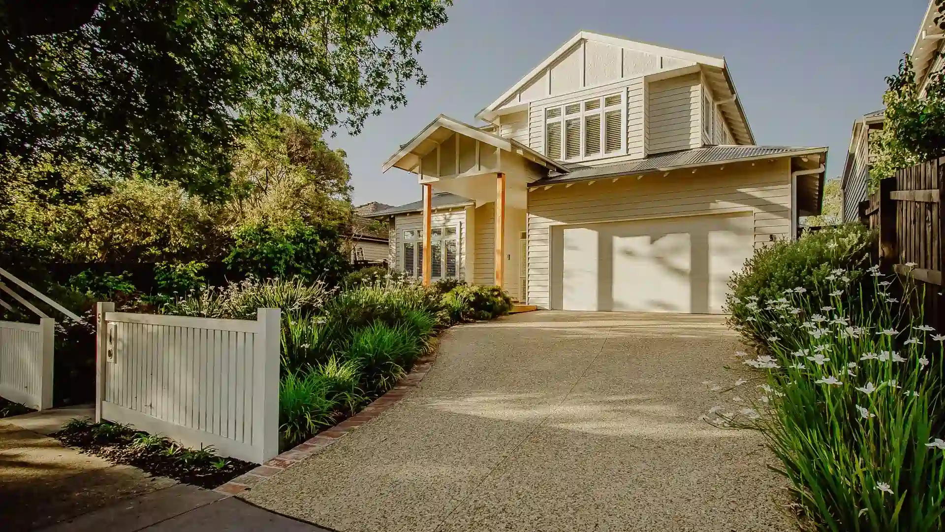 Melbourne exposed aggregate driveway